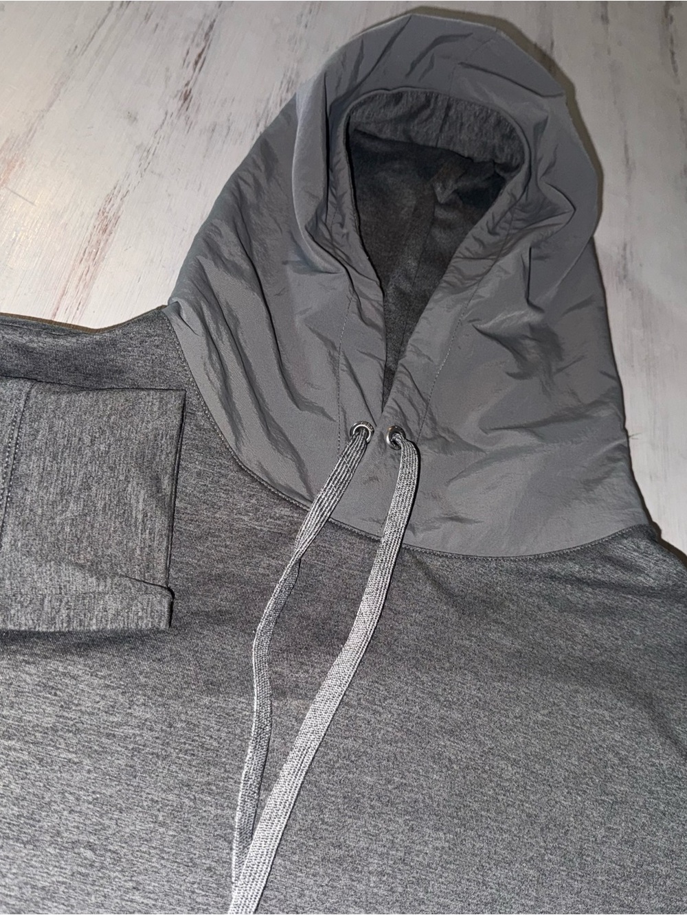 Vuori Sunday Element Hoodie Men’s Small Gray Performance Pullover